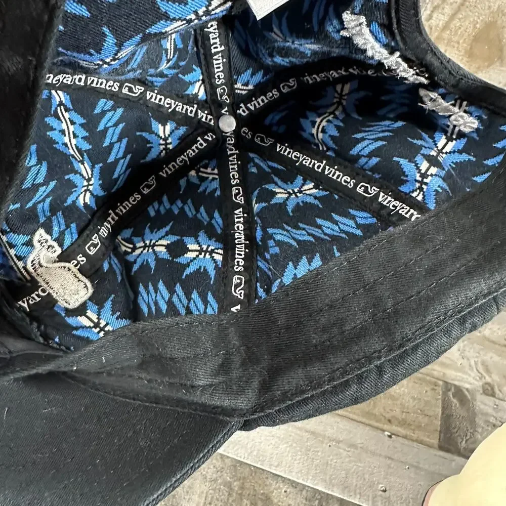 Vineyard Vines Adjustable Baseball Cap - Black‎ Whale Logo